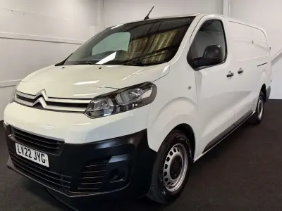 Begagnad Citroën Dispatch 2022 Vit Minibuss