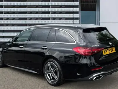 Używany Mercedes C220 AMG line 200 KM (147 kW) 2024 Czarny Kombi