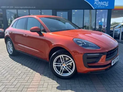 Used Porsche Macan 265 HP (194 kW) 2022 Orange SUV