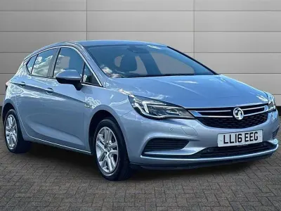Used Vauxhall Astra 150 HP (110 kW) 2016 Silver Hatchback