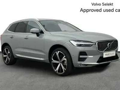 Usado Volvo XC60 Ultra 247 HP (181 kW) 2025 Cinzento SUV