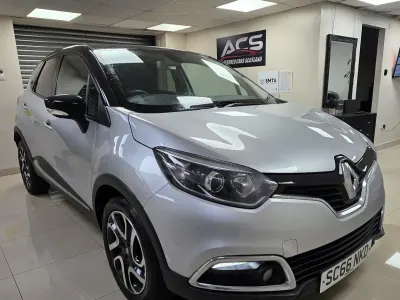 Used Renault Captur Dynamique 90 HP (66 kW) 2016 Multicolour SUV