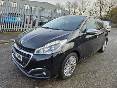 Black Used 2019 Peugeot 208 Signature Sky Hatchback | £2,750