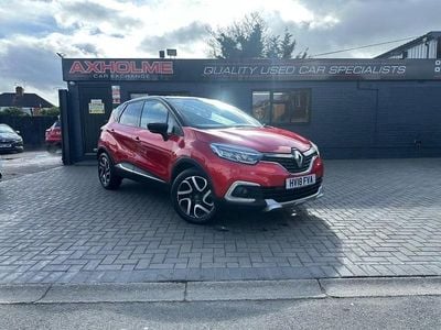 Used Renault Captur Dynamique 90 HP (66 kW) 2018 Red/black SUV