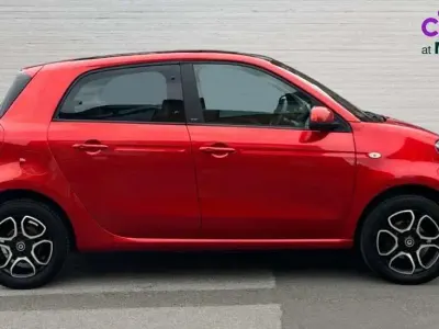 Used Smart ForFour Premium 90 HP (66 kW) 2019 Red Hatchback