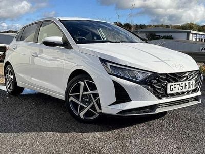 New Hyundai i20 Premium 101 HP (74 kW) 2025 White Hatchback