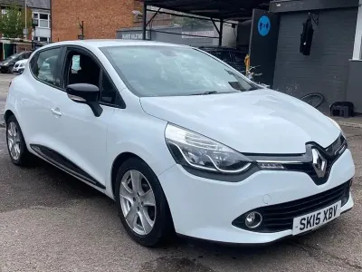 Used Renault Clio Dynamique 75 HP (55 kW) 2015 White Hatchback