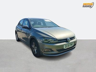 Usado VW Polo SE 75 HP (55 kW) 2018 Cinzento Citadino