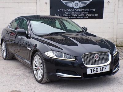 Begagnad Jaguar XF Portfolio 200 HK (147 kW) 2014 Svart Sedan