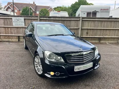 Usado Mercedes C220 Elegance 2011 Negro Berlina