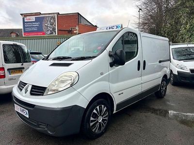 Used Renault Trafic 115 HP (84 kW) 2011 White MPV