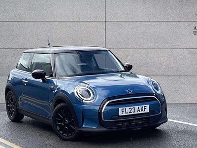 Begagnad Mini Cooper Classic 134 HK (98 kW) 2023 Blå Halvkombi