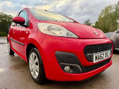 Used Peugeot 107 Active 68 HP (50 kW) 2013 Red Hatchback