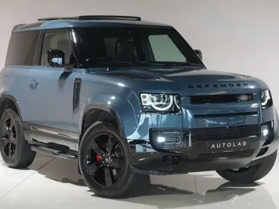 Begagnad Land Rover Defender HSE Dynamic 250 HK (183 kW) 2024 Blå SUV