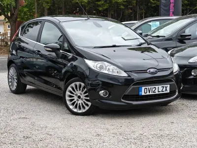 Używany Ford Fiesta Titanium 94 KM (69 kW) 2012 Czarny Hatchback