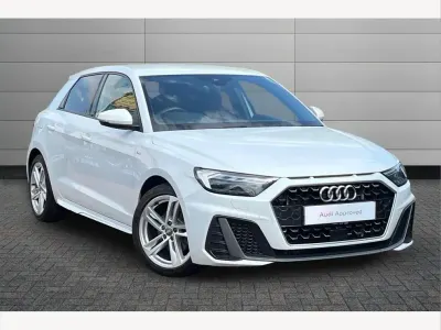 Używany Audi A1 S-Line 150 KM (110 kW) 2019 Biały SUV