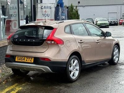 Used Volvo V40 115 HP (84 kW) 2014 Bronze Hatchback