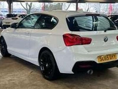 Used BMW 118 Sport Line 2015 Alpine white Hatchback