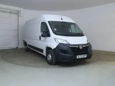 Used Vauxhall Movano S 138 HP (101 kW) 2023 White