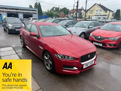 Used Jaguar XE R-Sport 180 HP (132 kW) 2017 Red Sedan