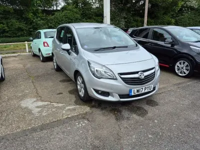Używany Vauxhall Meriva 2017 Srebrny Minivan