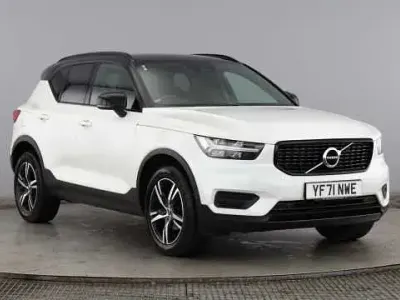 Begagnad Volvo XC40 R-Design 161 HK (118 kW) 2021 Vit SUV