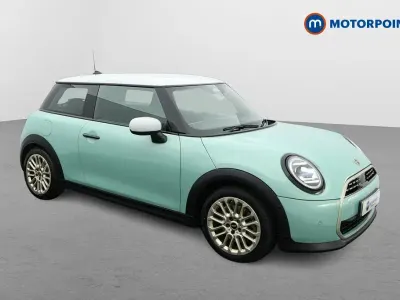 Begagnad Mini Cooper Exclusive 2024 Grön Halvkombi