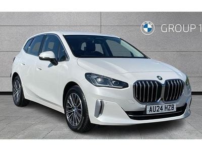 Begagnad BMW 225 Luxury Line 245 HK (180 kW) 2024 Vit Kombi