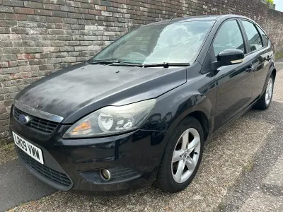 Begagnad Ford Focus Zetec 2009 Svart Halvkombi