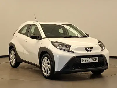 Used Toyota Aygo X PURE 72 HP (52 kW) 2023 White SUV