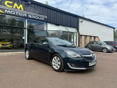 Używany Vauxhall Insignia SRi 140 KM (102 kW) 2015 Zielony Hatchback