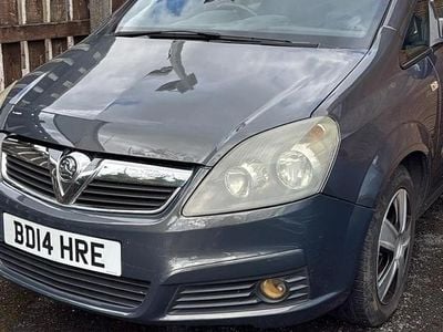 Second-hand Vauxhall Zafira 120 CP (88 kW) 2014 Gri Monovolum