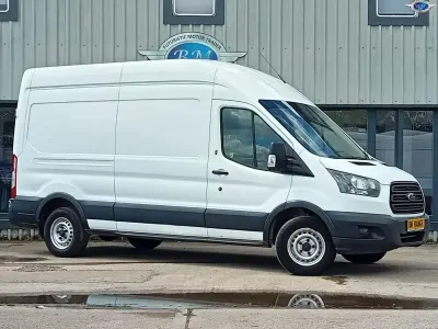 Usado Ford Transit 130 HP (95 kW) 2018 Branco Van
