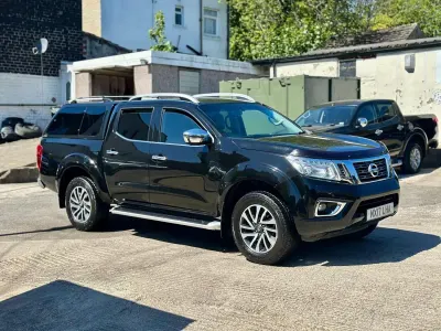 Begagnad Nissan Navara Tekna 190 HK (139 kW) 2017 Svart Pickup