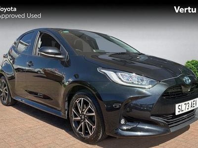 Usado Toyota Yaris Hybrid Design 116 HP (85 kW) 2026 Citadino