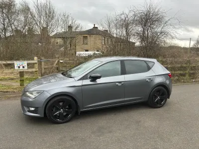 Usado Seat Leon FR 2015 Cinzento Citadino