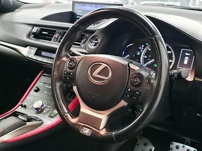 Used Lexus CT200h Sport Line 136 HP (100 kW) 2020 White Hatchback