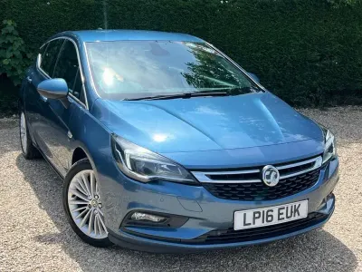 Used Vauxhall Astra Elite 136 HP (100 kW) 2016 Blue Hatchback