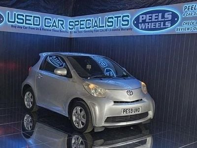 Usado Toyota iQ 68 HP (50 kW) 2009 Prateado Citadino