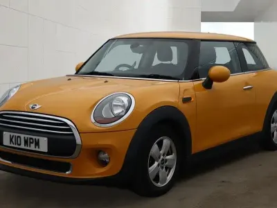 Used Mini ONE Hatch 102 HP (75 kW) 2015 Orange Hatchback