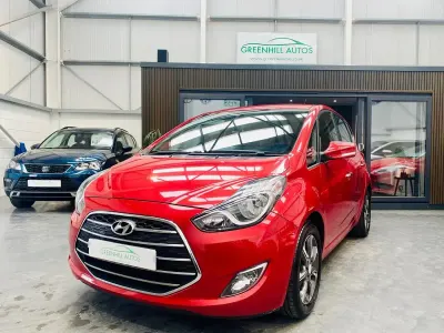 Used Hyundai ix20 SE 125 HP (91 kW) 2017 Red Hatchback