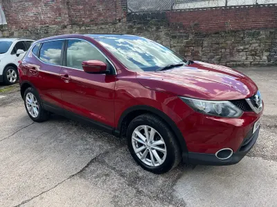 Used Nissan Qashqai Acenta+ 2015 Red SUV