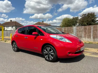 Used Nissan Leaf Tekna 80 kW (109 HP) 2017 Red Hatchback