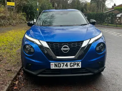 Begagnad Nissan Juke Tekna 2024 Blå SUV