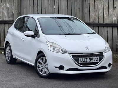Used Peugeot 208 Access 2013 White Hatchback