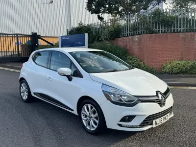 Used Renault Clio IV Dynamique 2018 White Hatchback