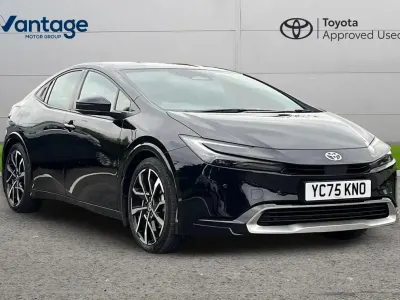 Used Toyota Prius 220 HP (161 kW) 2025 Black Hatchback