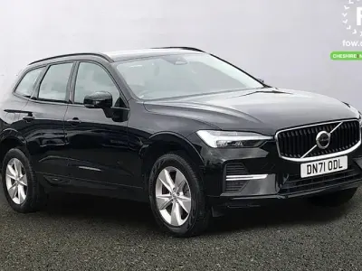 Used Volvo XC60 Momentum 250 HP (183 kW) 2021 Black SUV