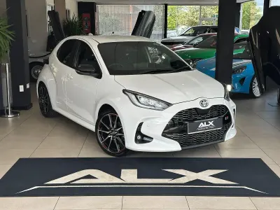 Used Toyota Yaris Hybrid Sport 2023 White Hatchback