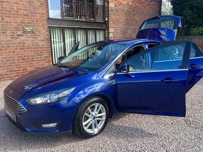 Used Ford Focus Zetec 120 HP (88 kW) 2016 Blue Hatchback